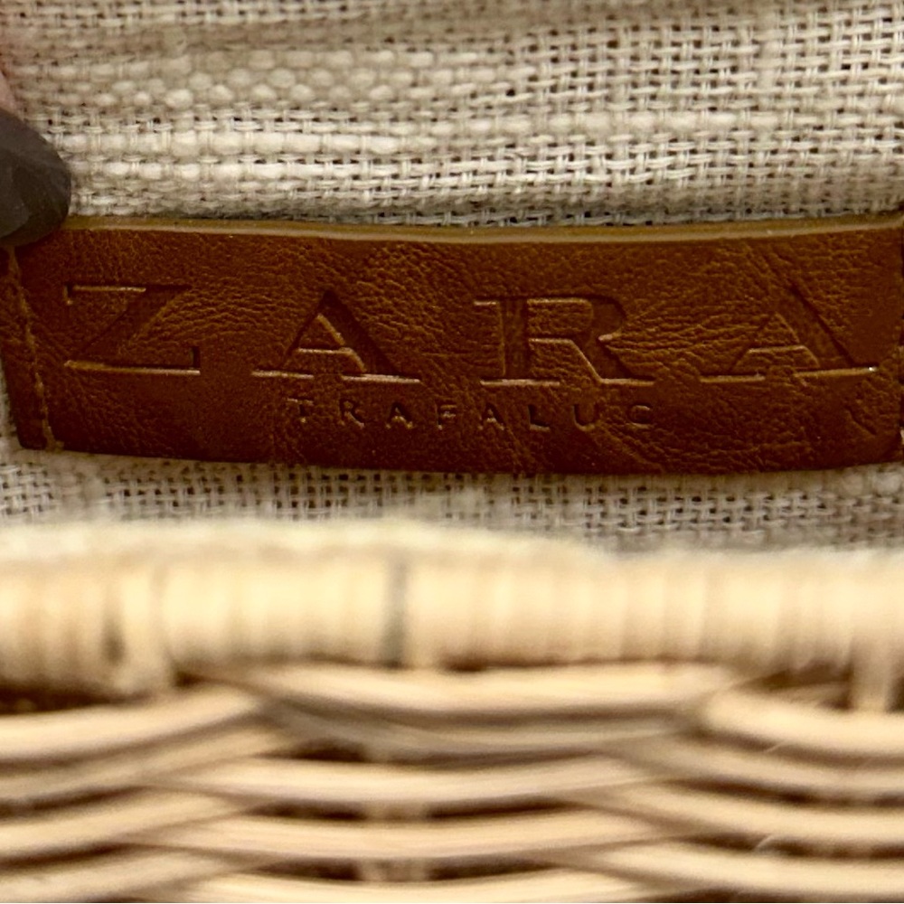 Zara Trafaluc - Woven Basket Purse, Lined in Neutral Linen - Leather Strap - EUC - Picture 5 of 12